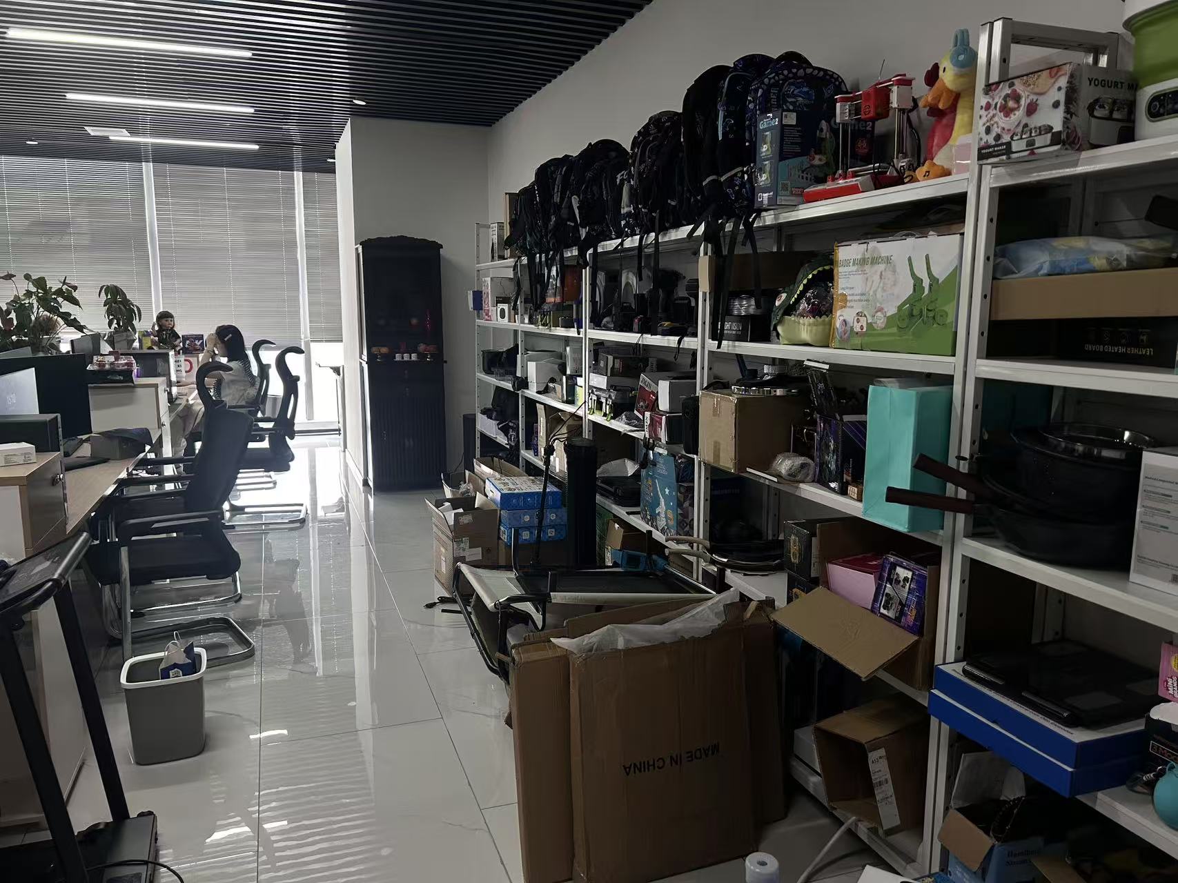 Product sample and selection area
